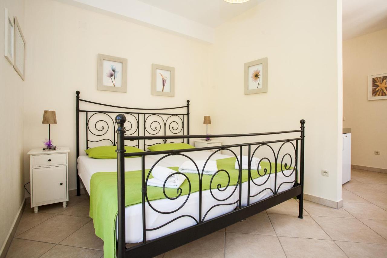Apartments Dino Đảo Krk Ngoại thất bức ảnh