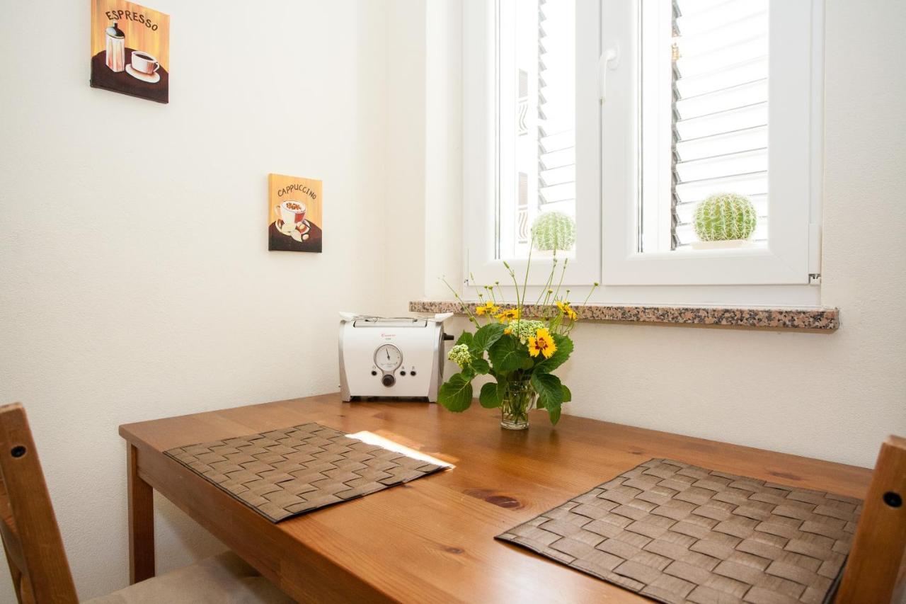 Apartments Dino Đảo Krk Ngoại thất bức ảnh