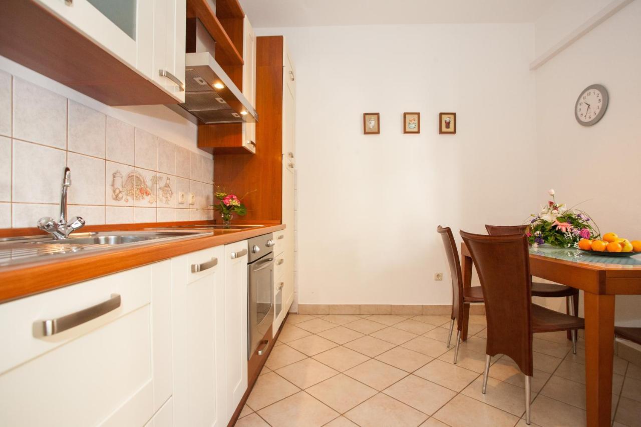 Apartments Dino Đảo Krk Ngoại thất bức ảnh