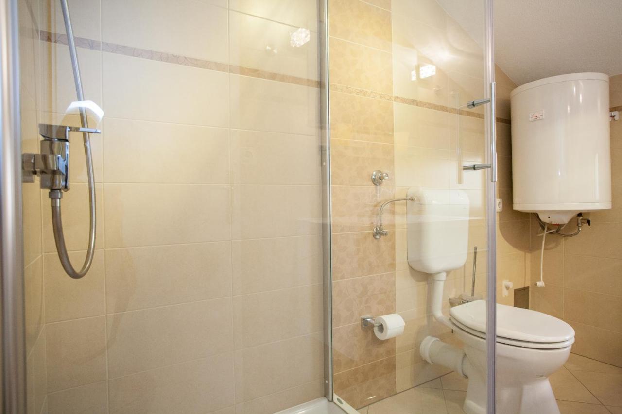 Apartments Dino Đảo Krk Ngoại thất bức ảnh