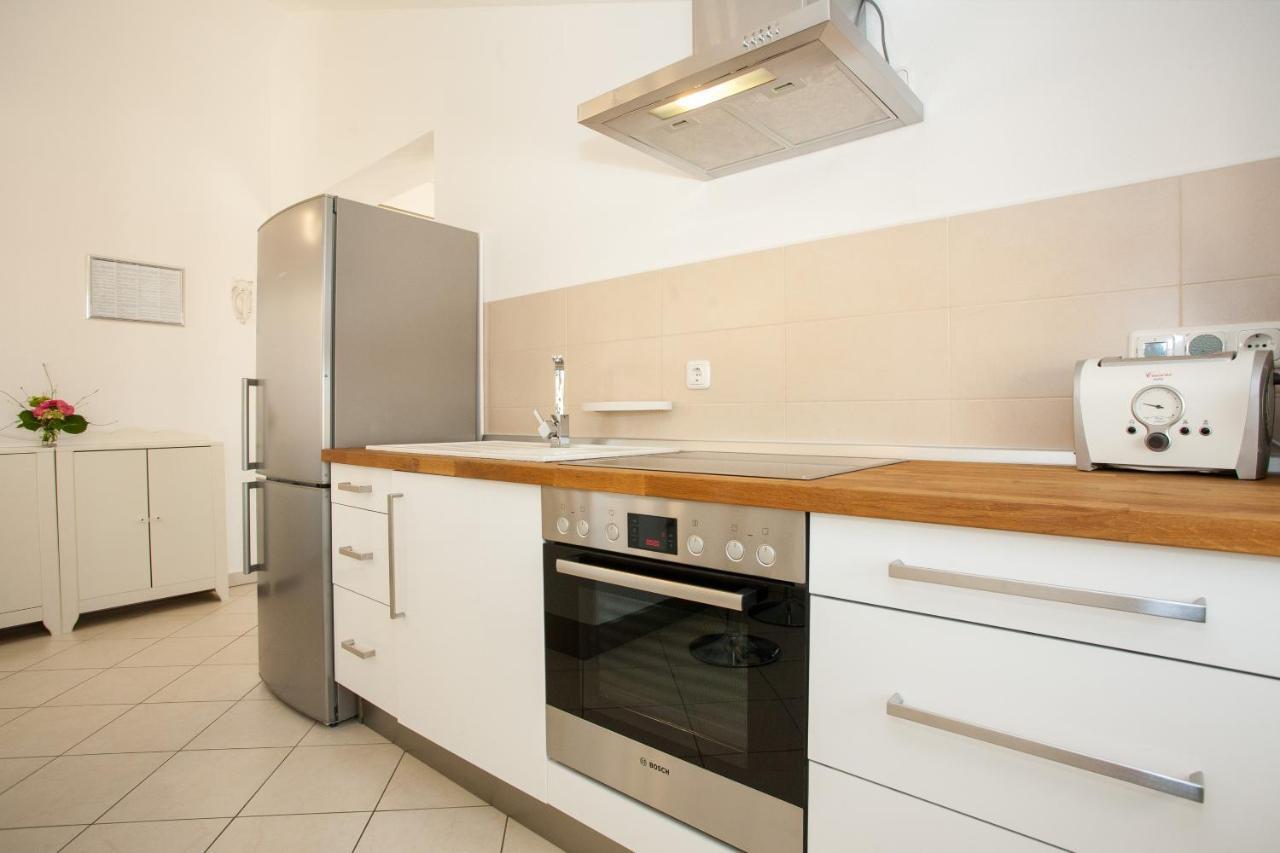Apartments Dino Đảo Krk Ngoại thất bức ảnh