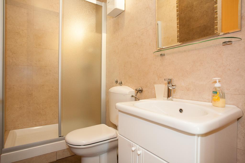 Apartments Dino Đảo Krk Ngoại thất bức ảnh